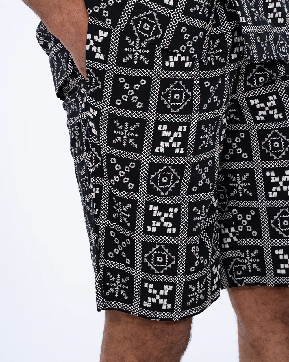 2t Etienne Tall Shorts (black/white) - Image 4