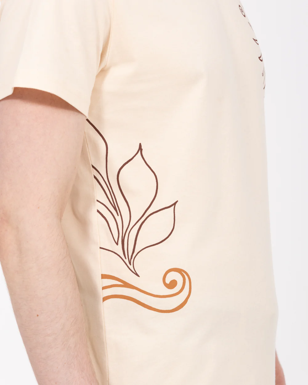 2t Lachlan Tall T-Shirt (printed ecru) - Image 4