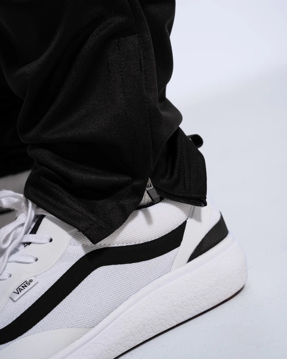 Parell Evolve Tall Panel Tracksuit Bottoms (black/grey) - Image 4